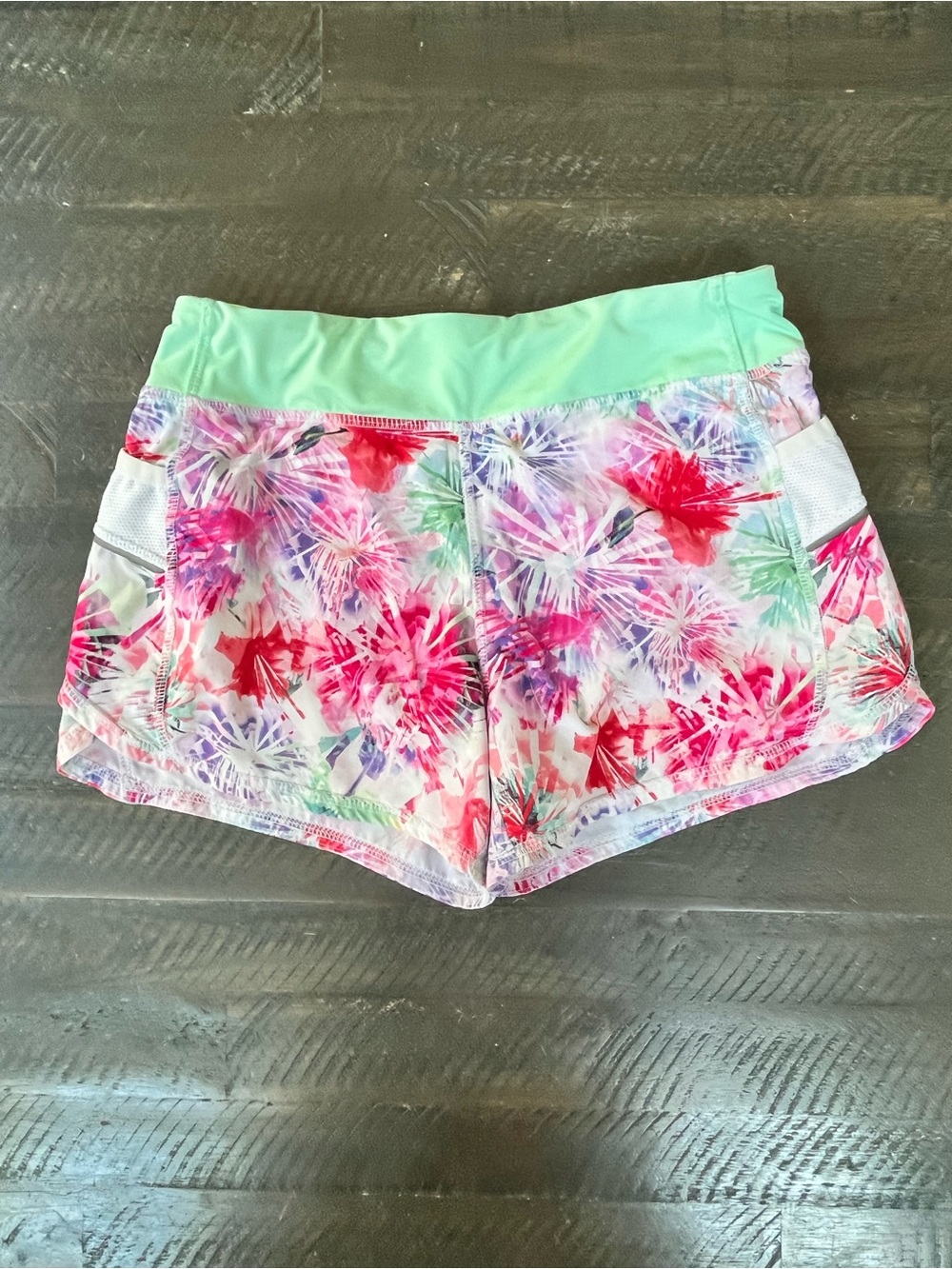 Athleta Girl Chit Chat Shorts L 12 Running Pockets